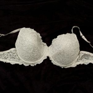 Smart Sexy White Bra with lace design